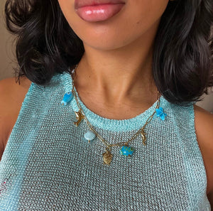 Blue pendent necklace